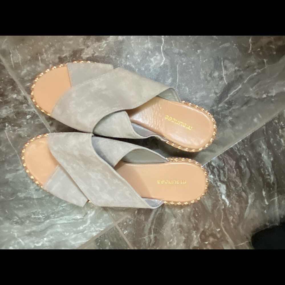 Sandles